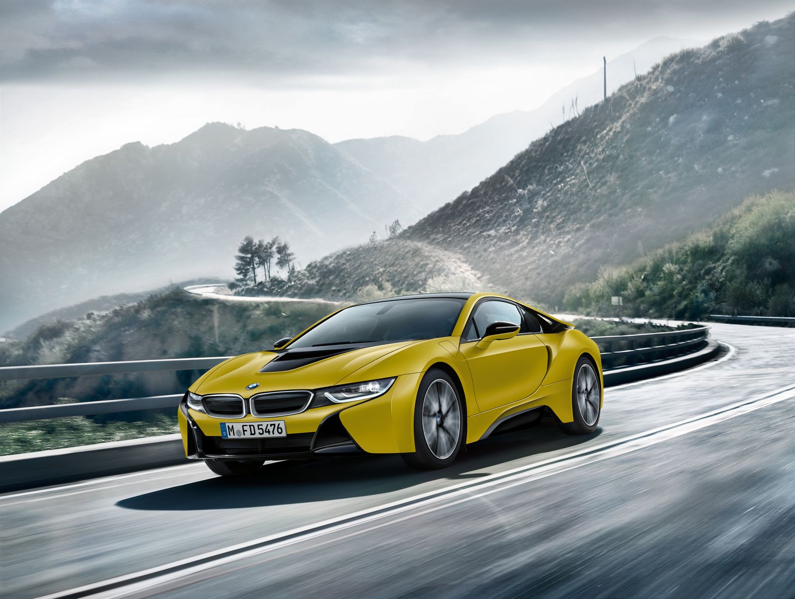 Immagini nuova BMW ibrida i8 Protonic Frozen Yellow Edition 2017