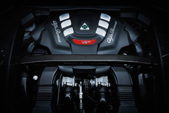 Nuovo V6 da 510 cv Alfa Romeo Stelvio Quadrifoglio 2017