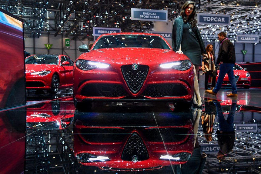 Ragazze Alfa Romeo Salone di Ginevra 2017