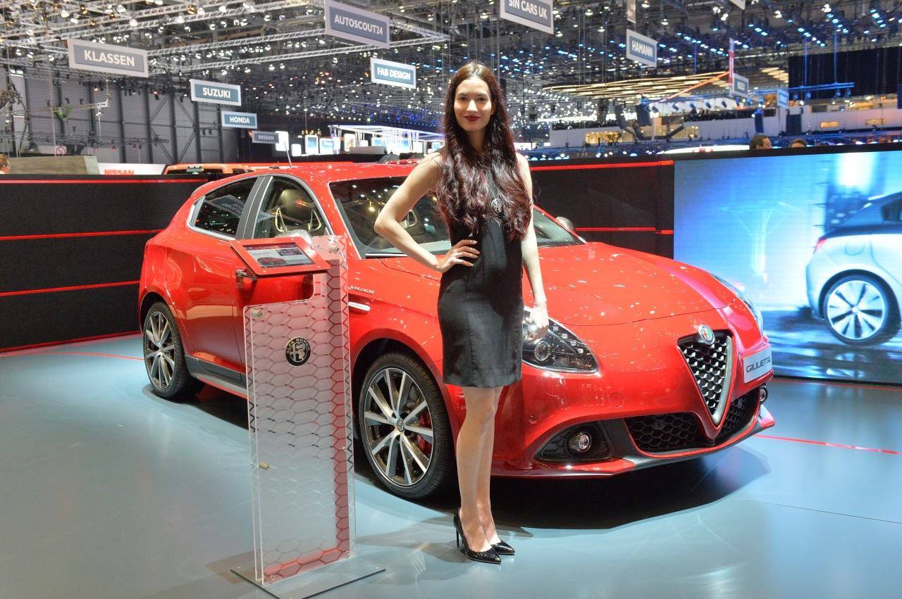 Ragazze del Salone di Ginevra 2017