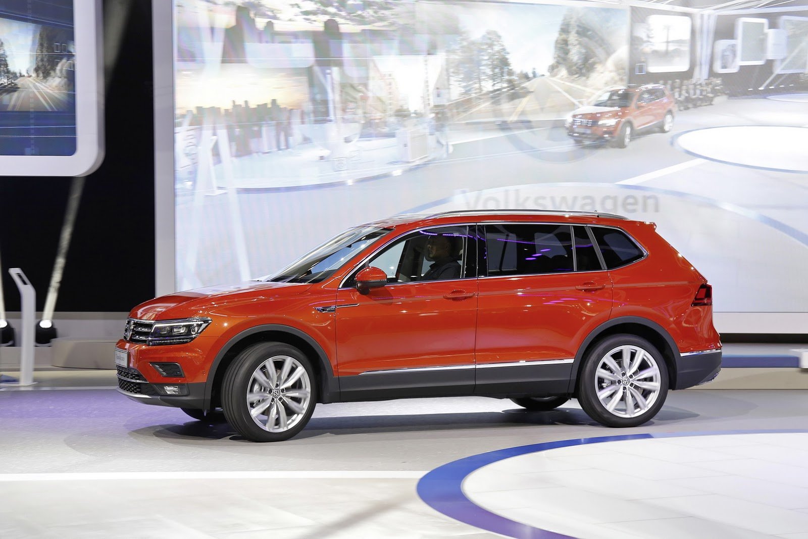 Volkswagen Tiguan Allspace al Salone di Ginevra 2017