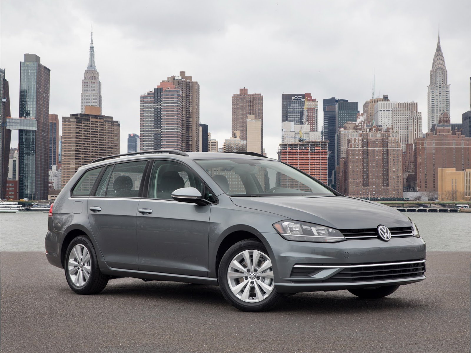 Foto nuova VW Golf Variant restyling 2017