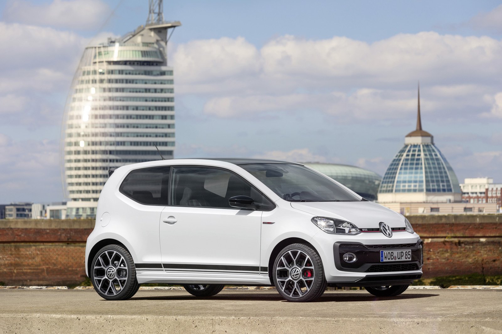 Foto fiancata Nuova Volkswagen Up GTI 2018