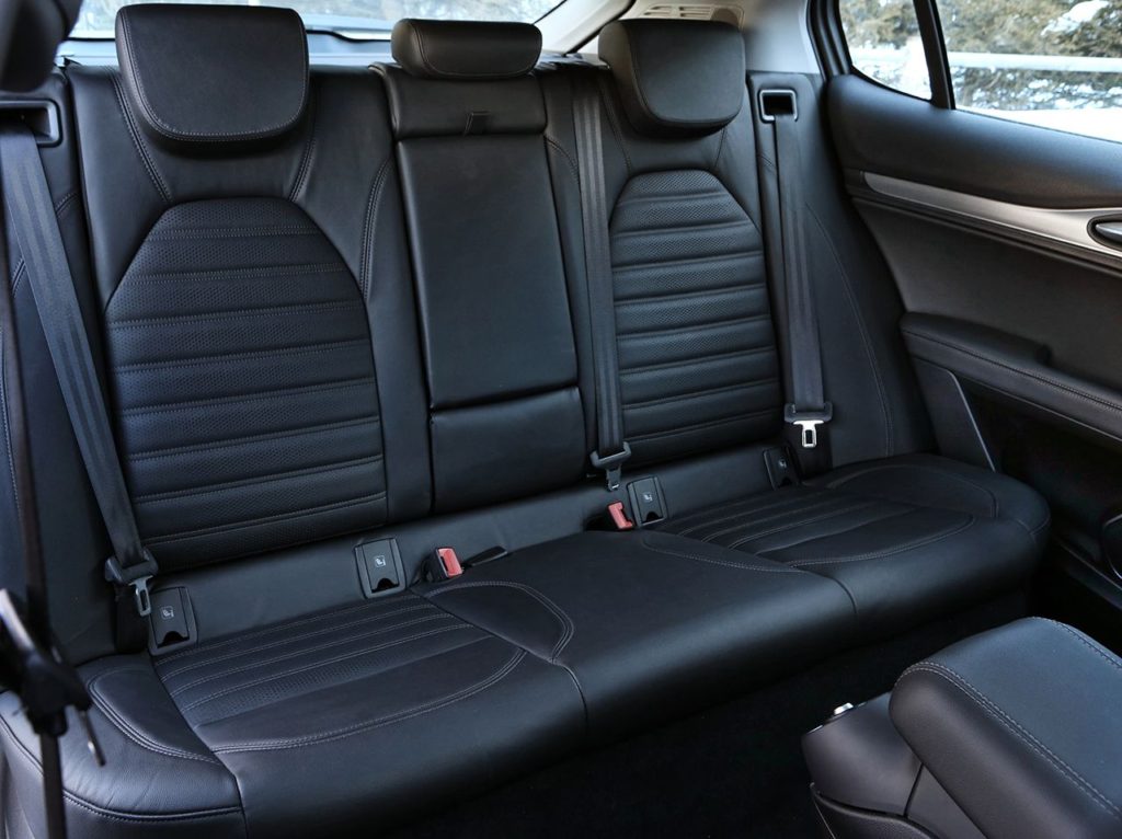 Sedile posteriore nuova Alfa Romeo Stelvio 2017
