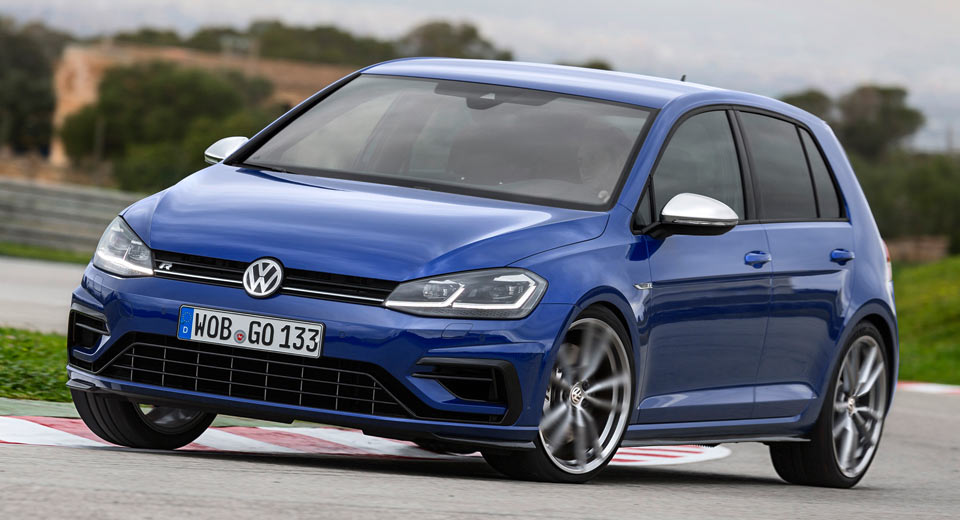 Nuova Volkswagen Golf R con pacchetto performance