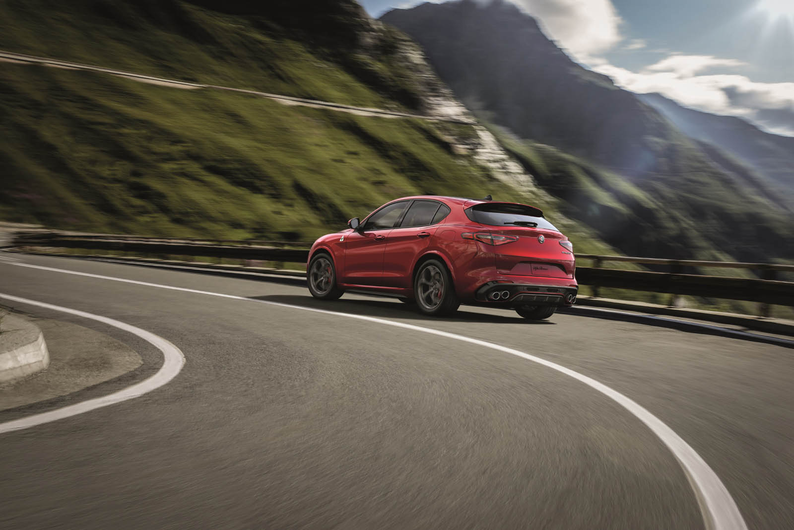 Foto Nuova Alfa Romeo Stelvio Quadrifoglio