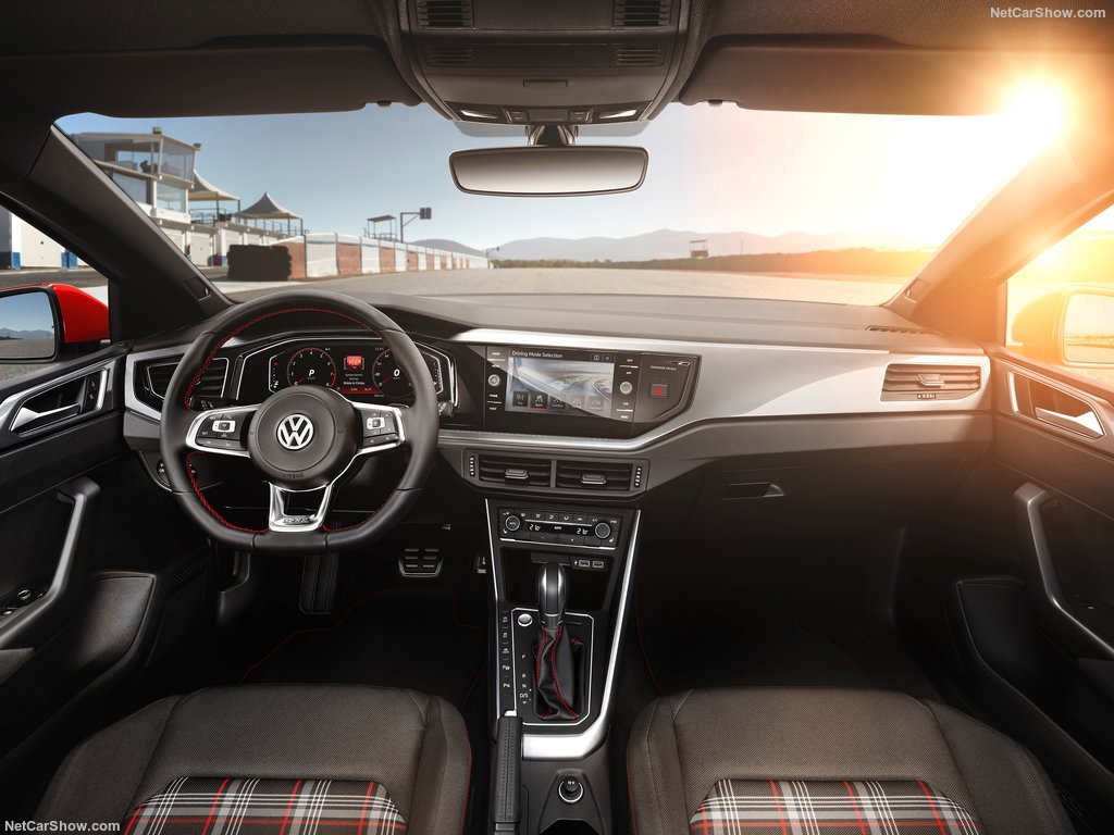 Volante e plancia nuova POLO GTI 2018