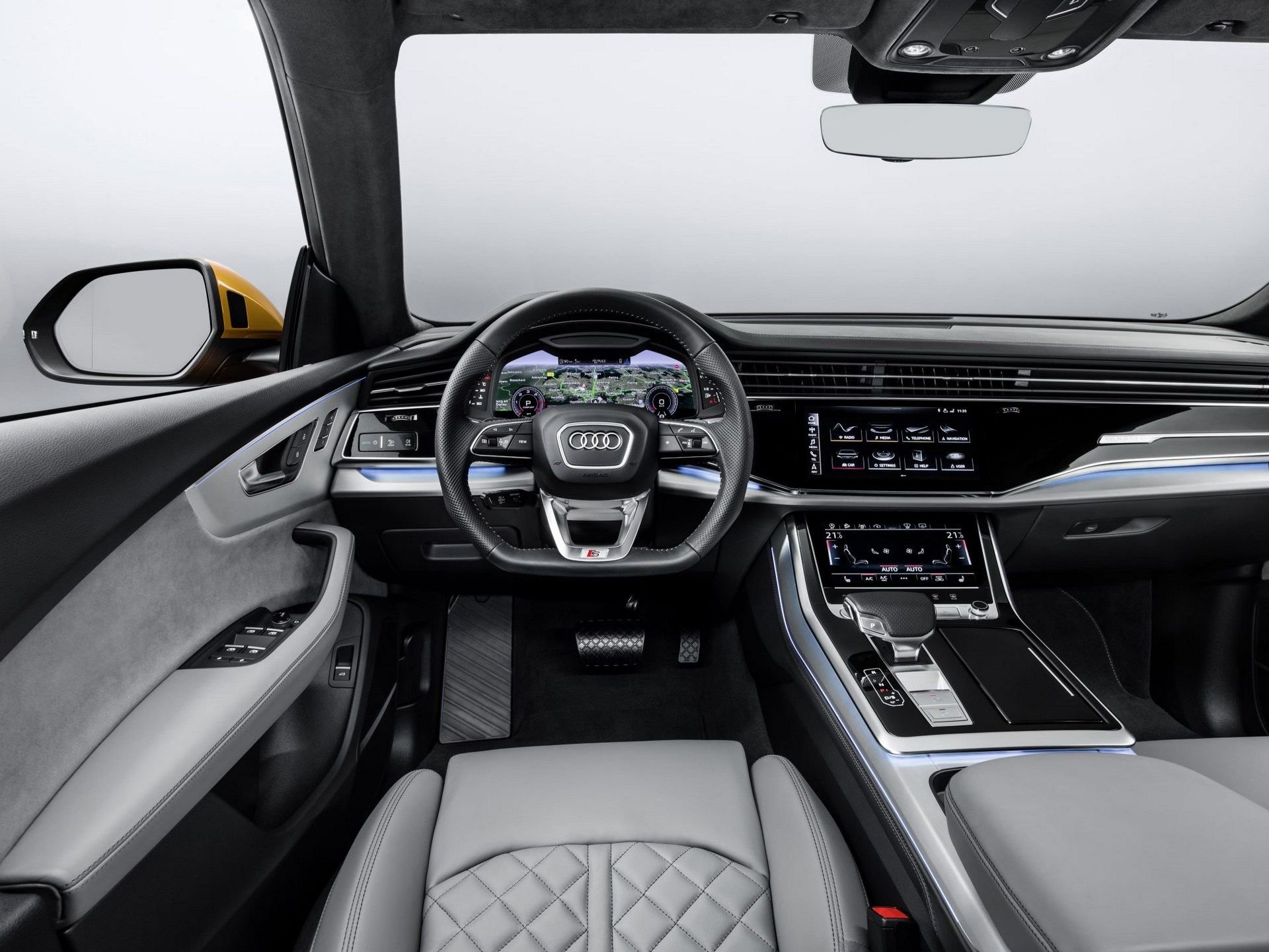 Immagine interni Audi Q8 2018