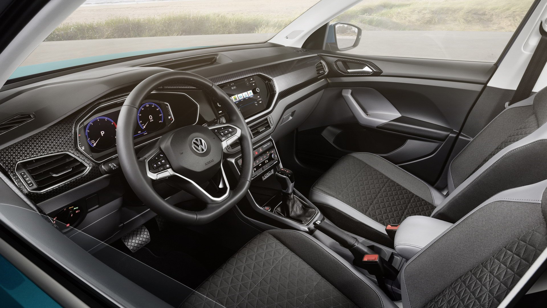 Foto abitacolo nuovo suv volkswagen T Cross 2019