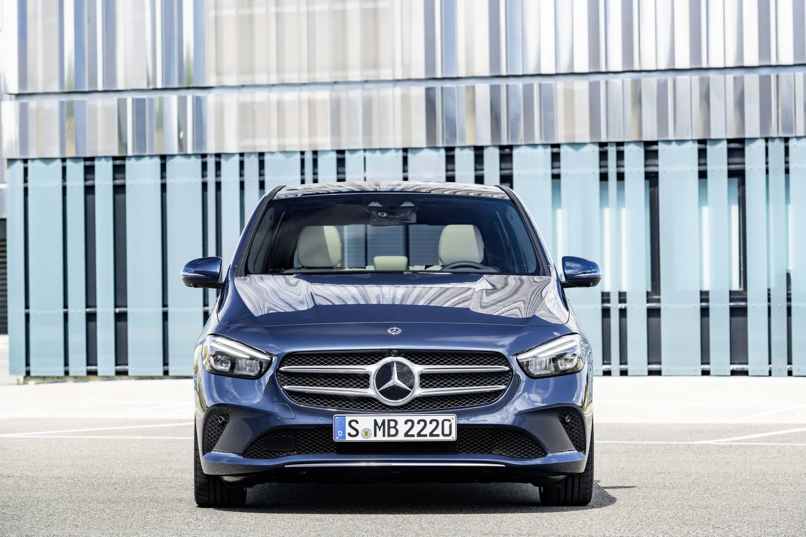 Immagine Frontale nuova mercedes classe B 2019