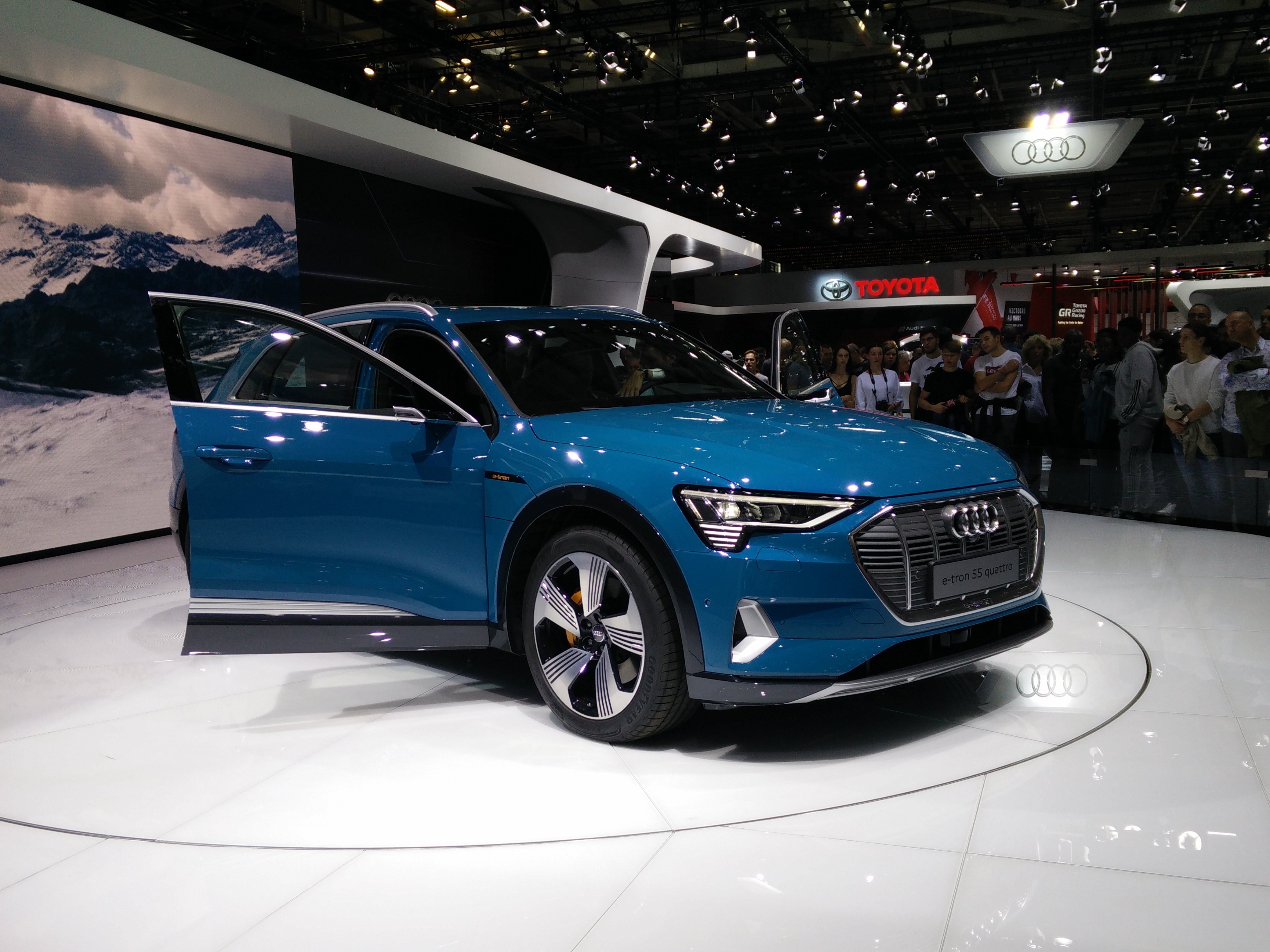 Nuova Audi e tron s 5 al Salone di parigi