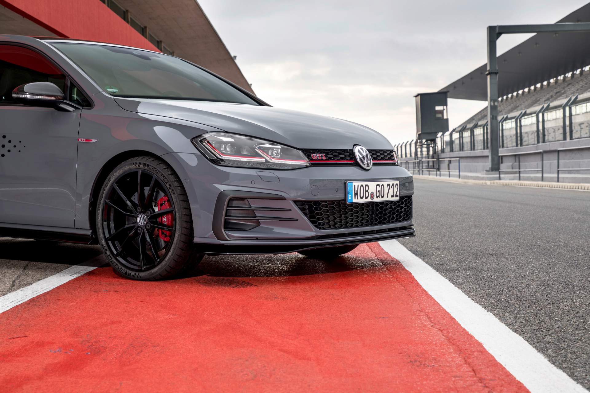 Foto frontale Nuova Golf GTI TCR 2019