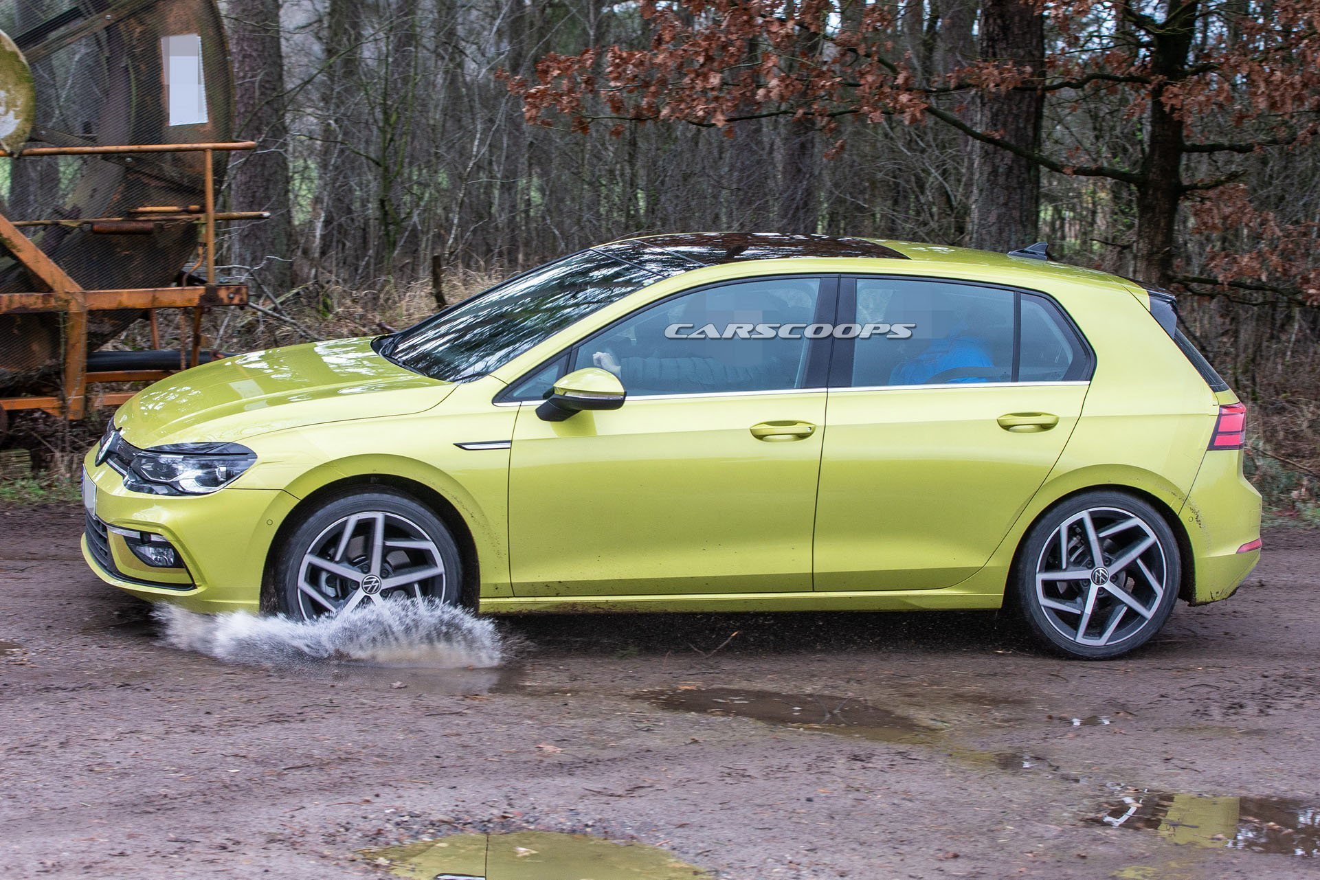 Foto spia fiancata nuova Volkswagen Golf 8 2019