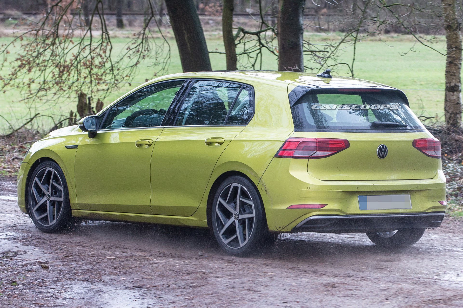 Foto spia posteriore nuova Volkswagen Golf 8 2019