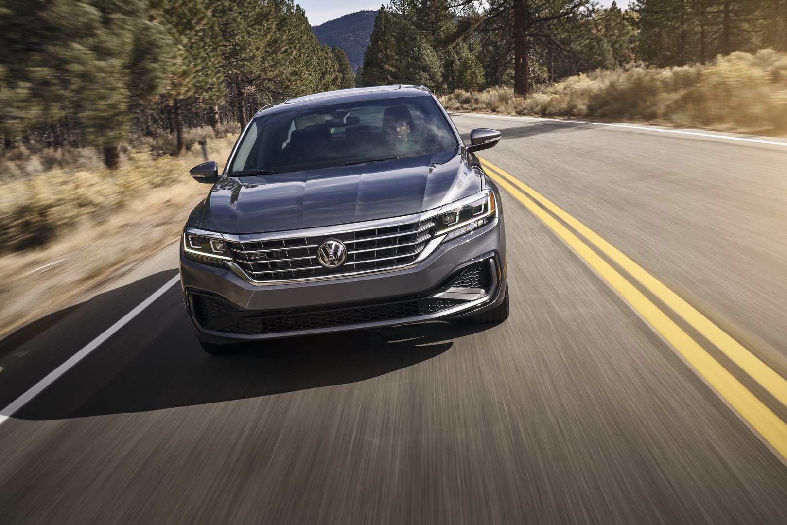 Immagine frontale nuova Volkswagen Passat 2019