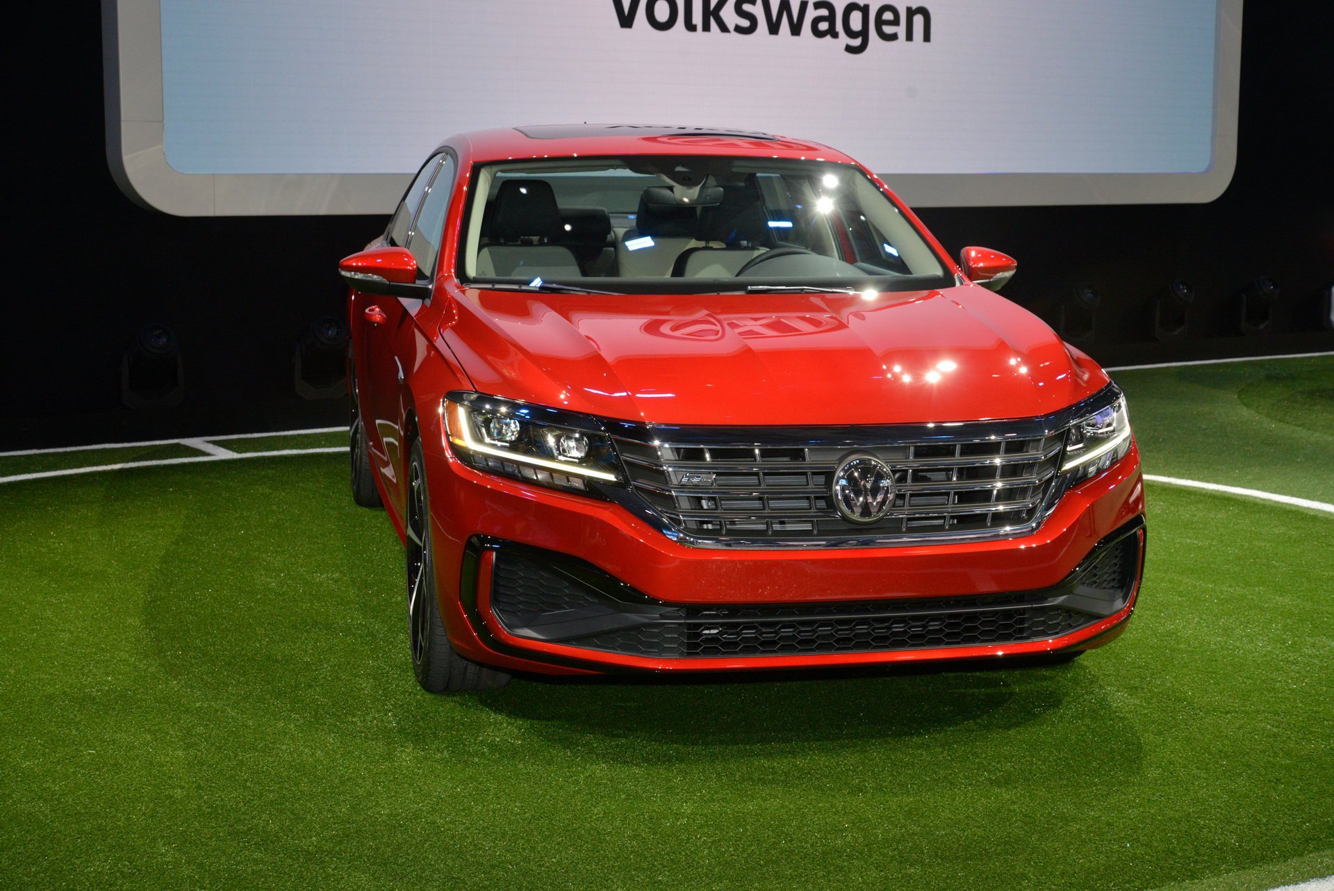Nuova Volkswagen Passat 2019 al salone di Detroit