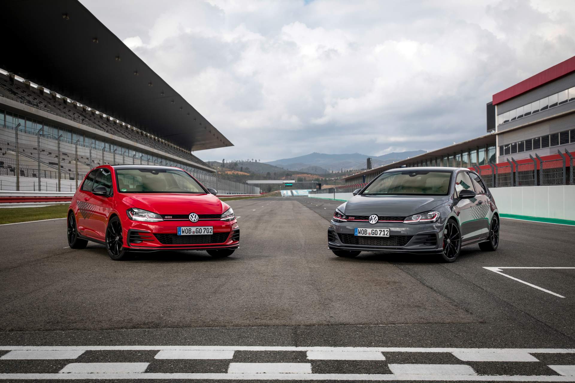 Nuove Golf GTI TCR rossa e grigia