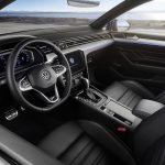 Foto abitacolo restyling nuova Volkswagen Passat 2019