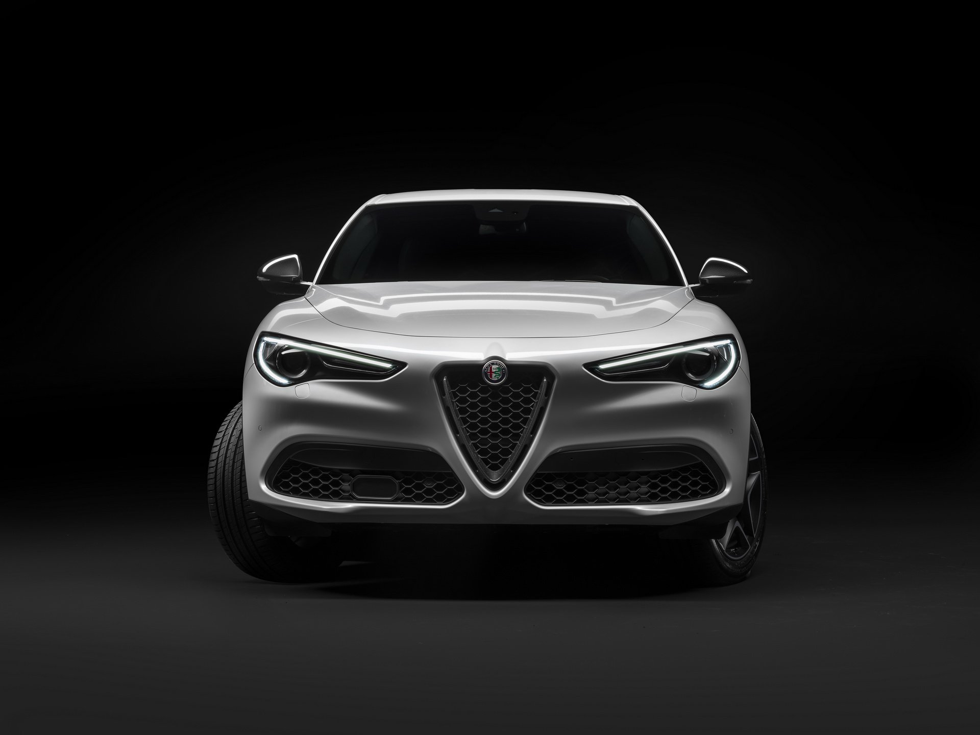 Immagine Frontale Alfa Romeo Stelvio TI 2019