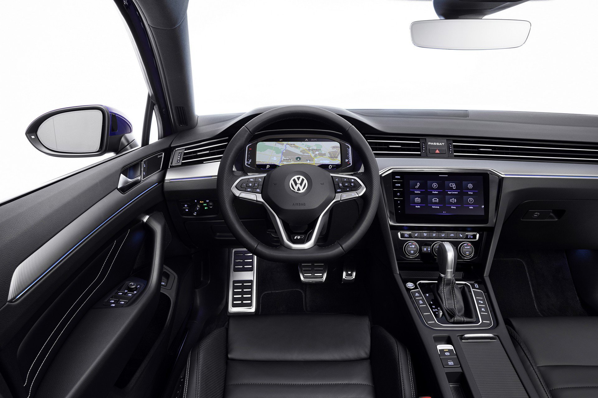 Immagine interni restyling nuova Volkswagen Passat 2019