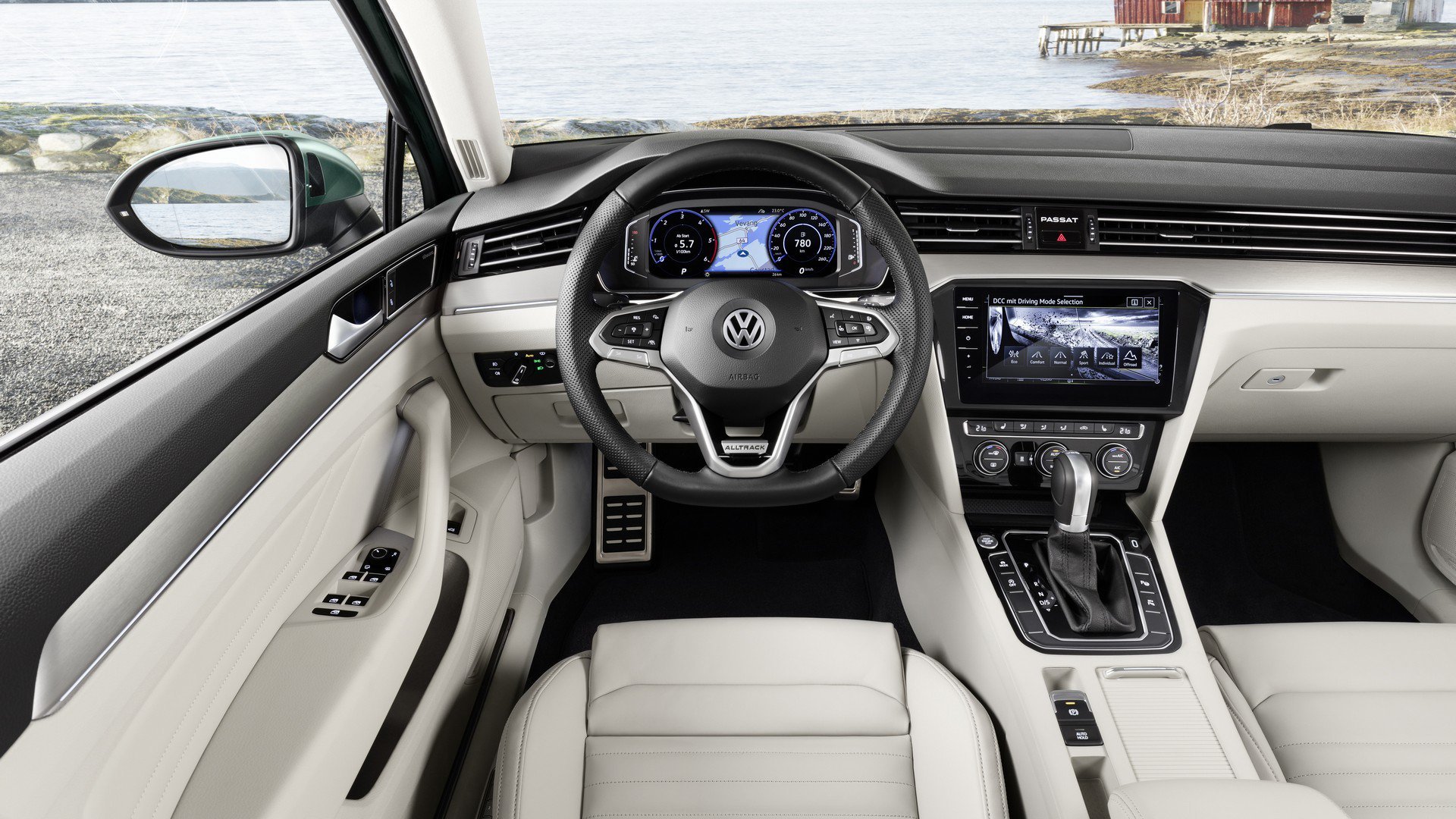 Nuovo volante e sistema infotainment Volkswagen Passat 2019
