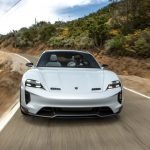 Concept Porsche Taycan Cross Turismo completamente elettrico