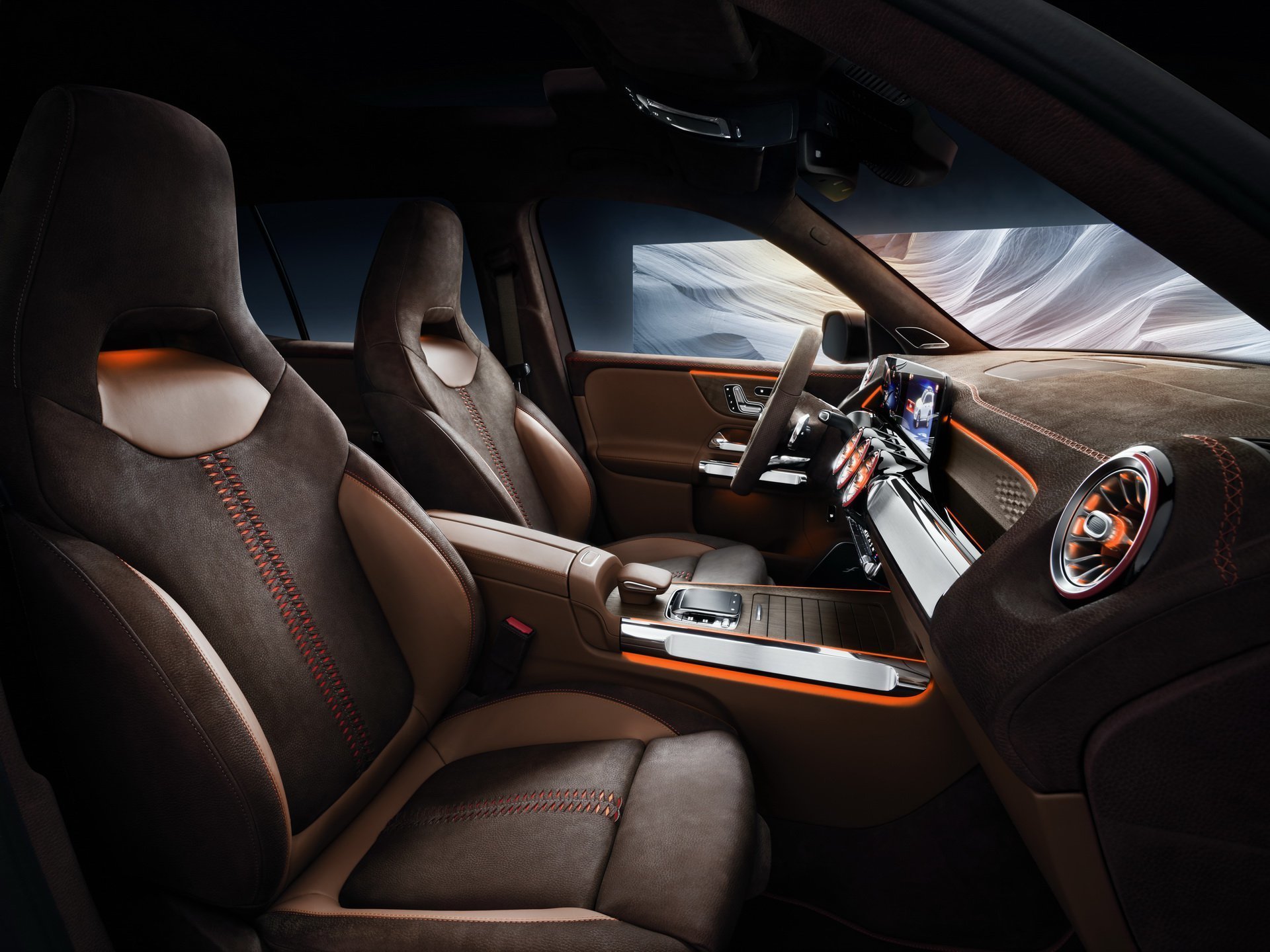 Immagine abitacolo concept nuovo suv Mercedes GLB