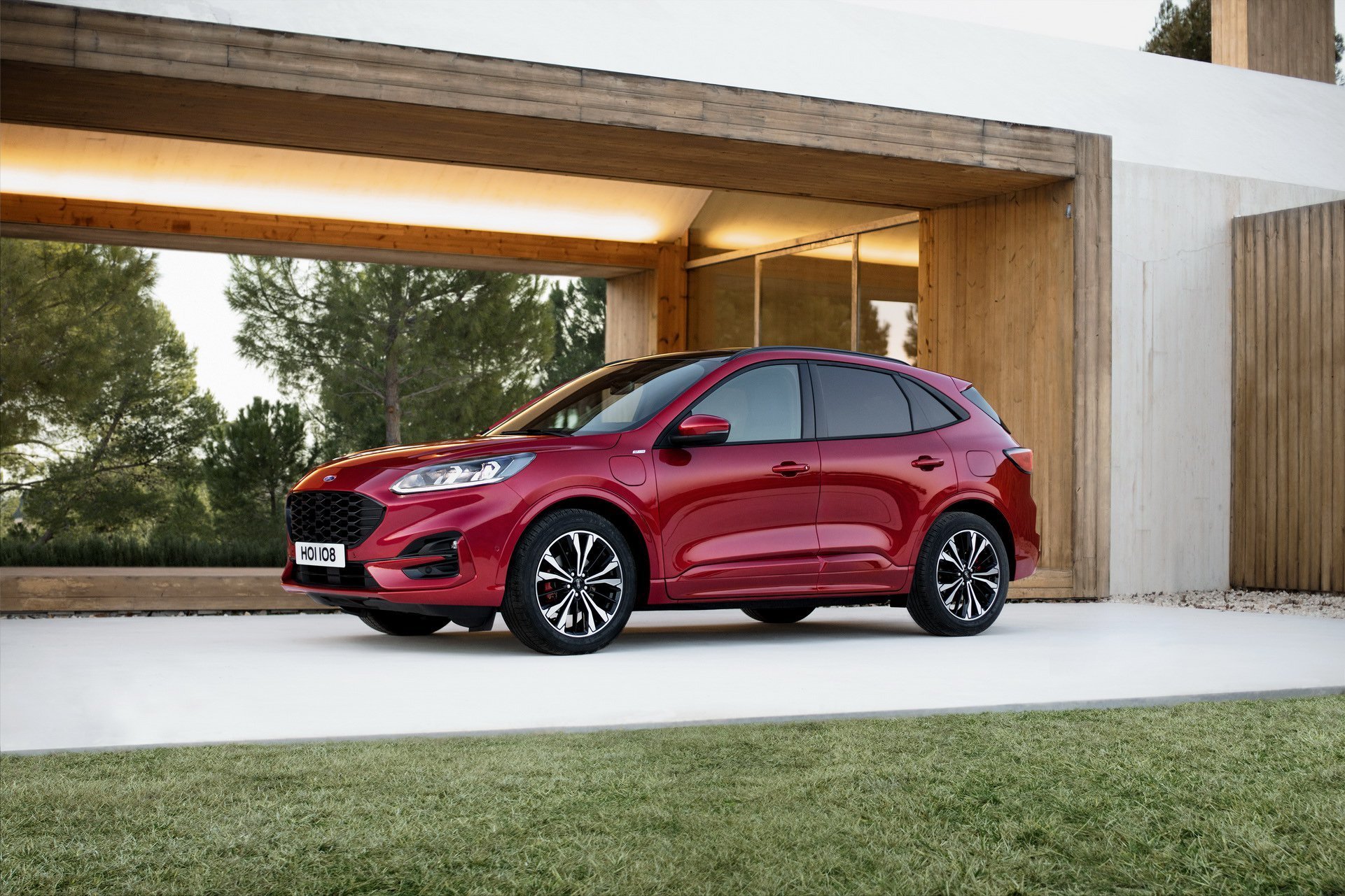 Immagini e Dimensioni nuova Ford Kuga 2019