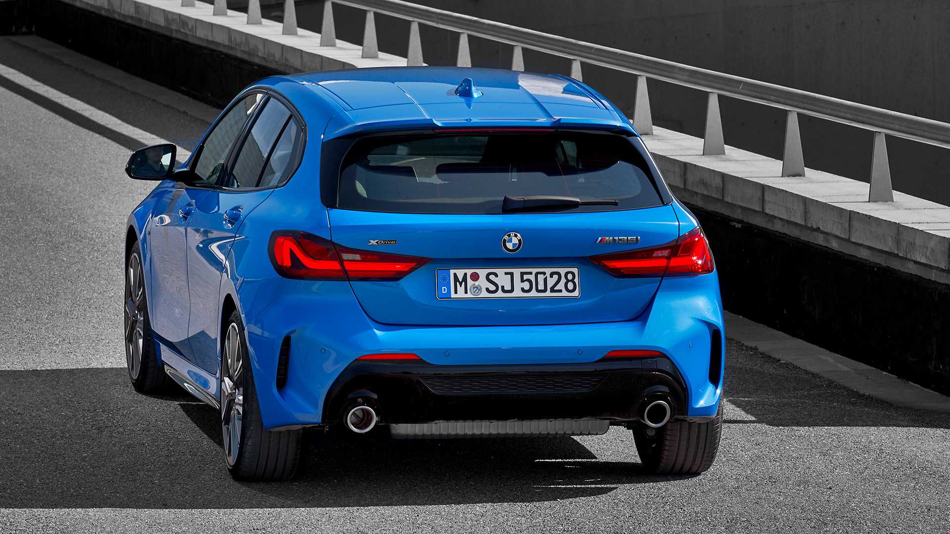 Foto posteriore nuova BMW serie 1 2019