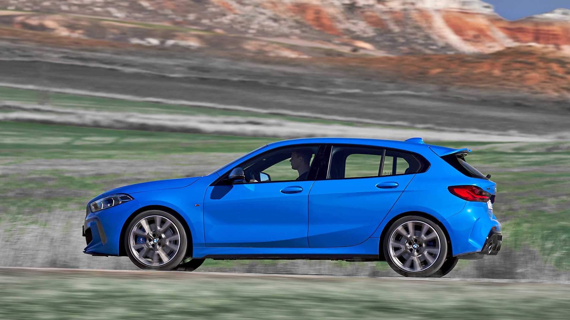 Immagine fiancata nuova BMW serie 1 2019