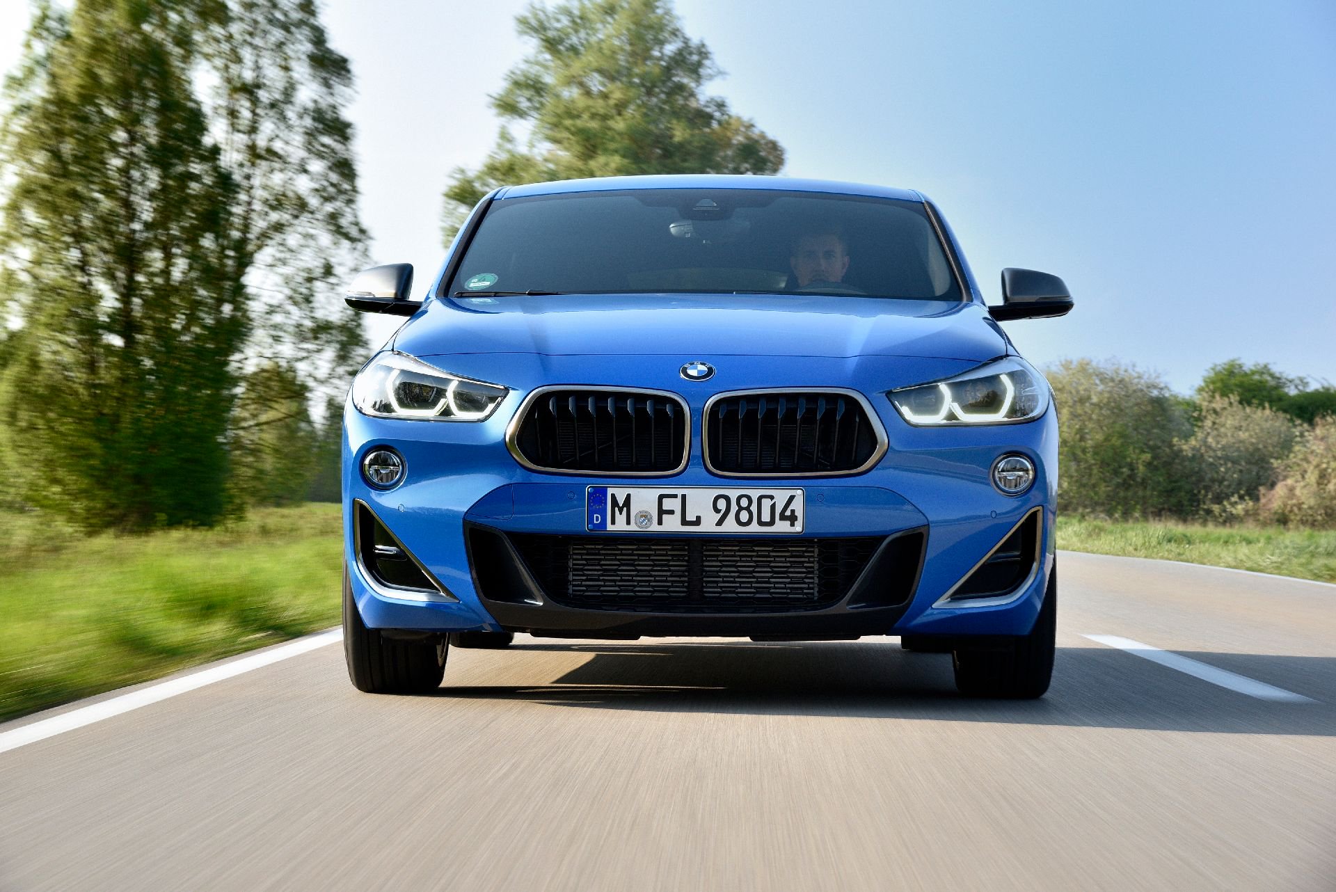 Immagine frontale nuova BMW X2 M35i 2019