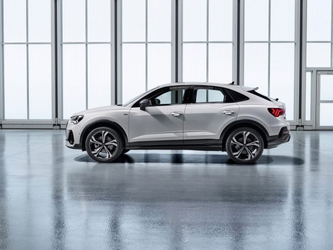 Fiancata nuova Audi Q3 Sportback Fiancata nuova Audi Q3 Sportback