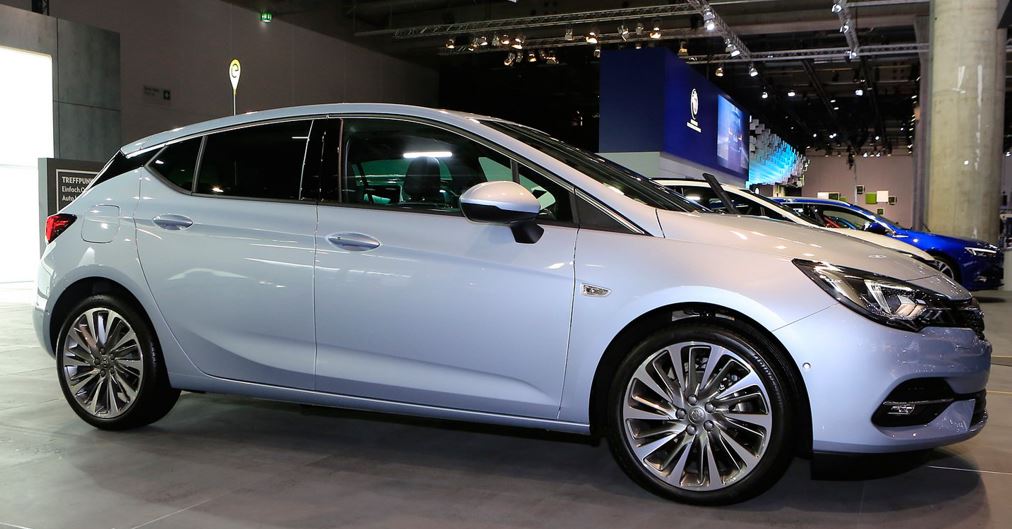 Opel Astra presentata al salone di Francoforte 2019