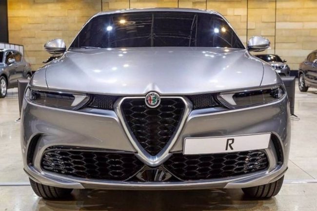 Immagine frontale Alfa Romeo Tonale