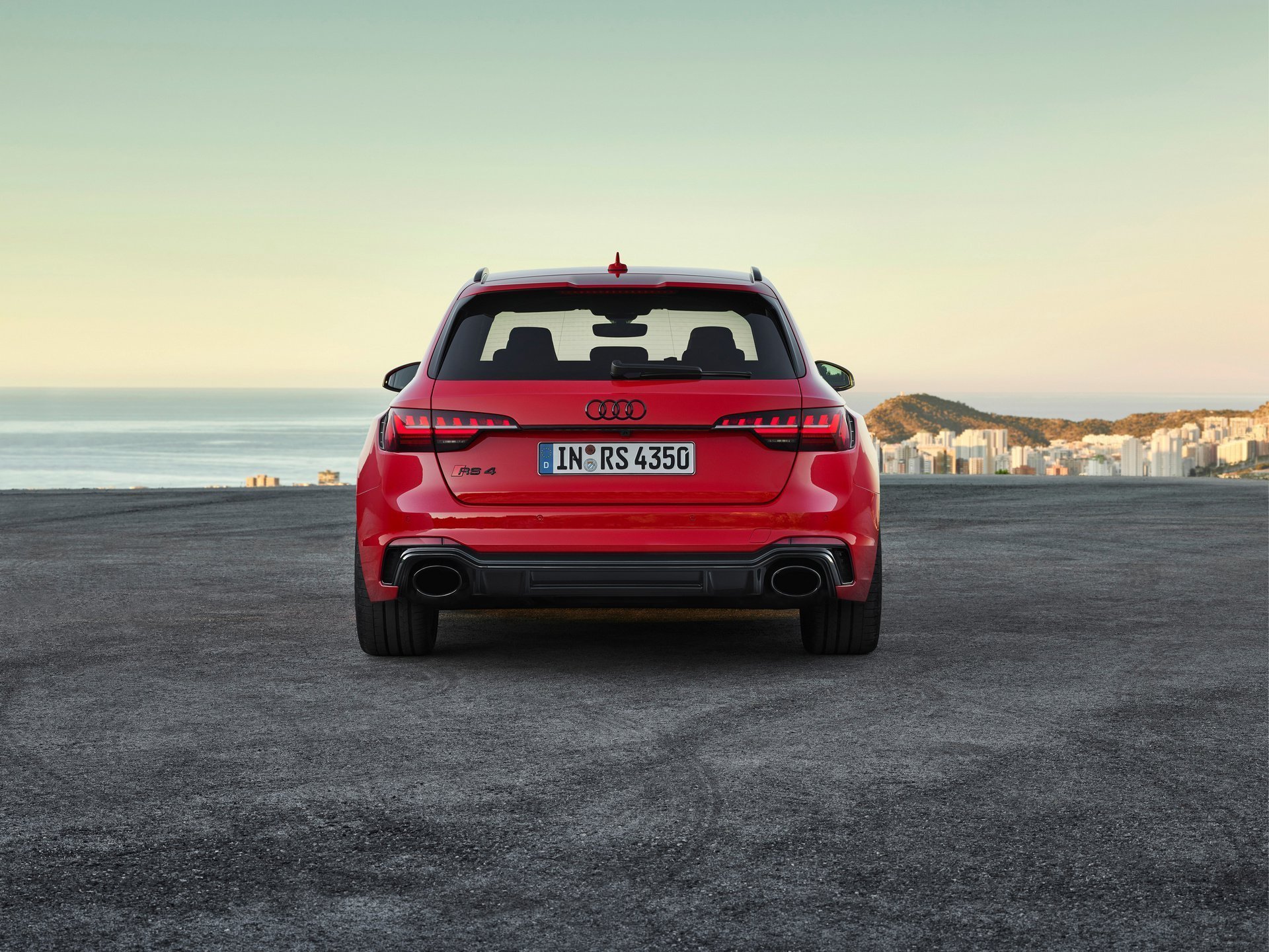 Immagine posteriore nuova Audi RS 4 Avant 2020