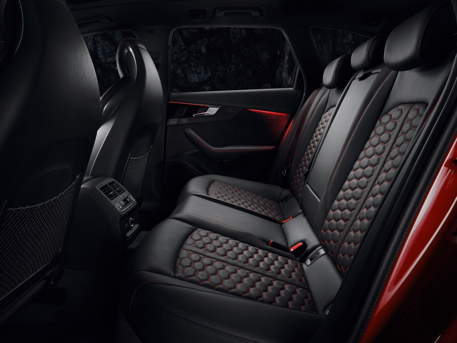Immagine sedili posteriori nuova Audi RS 4 Avant 2020