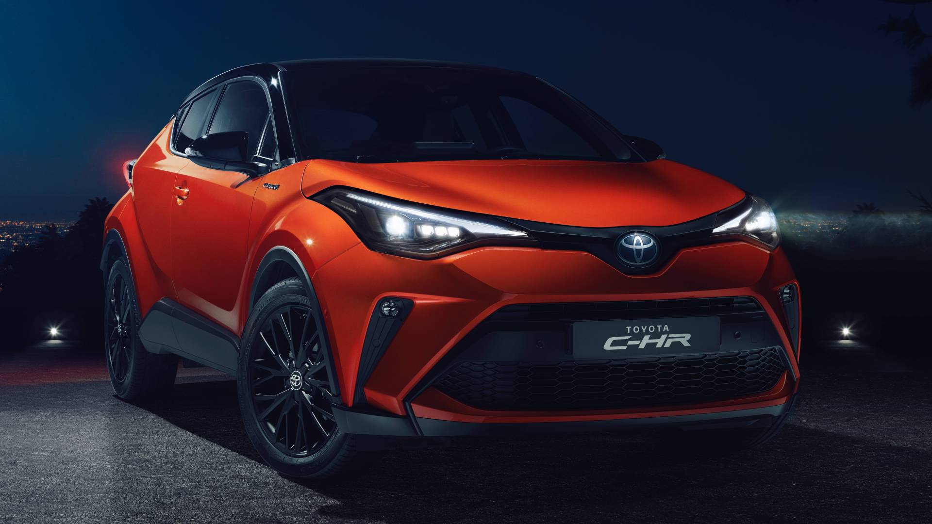 Nuova Toyota C HR restyling 2020 con nuovo motore ibrido
