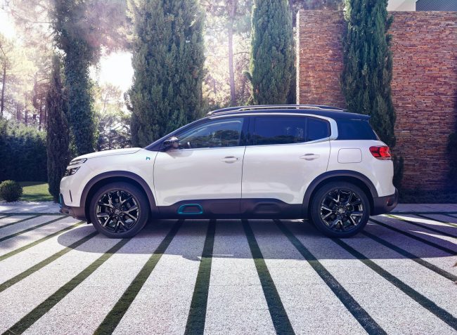 Nuova Citroen C5 Aircross ibrida 2020 immagine fiancata