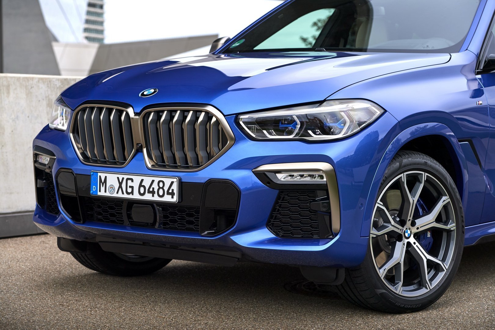 Nuovi dettagli frontali BMW X6 2020