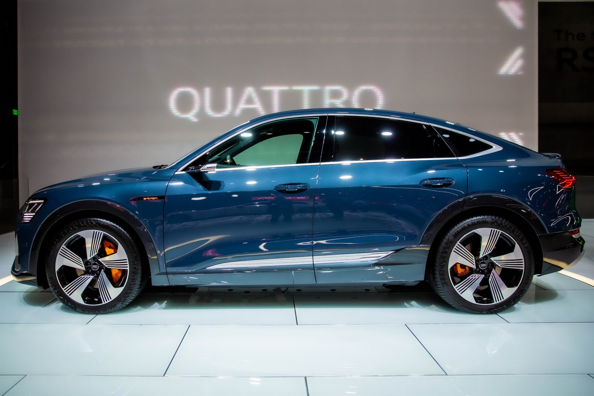 Fiancata nuova Audi e tron Sportback 2020