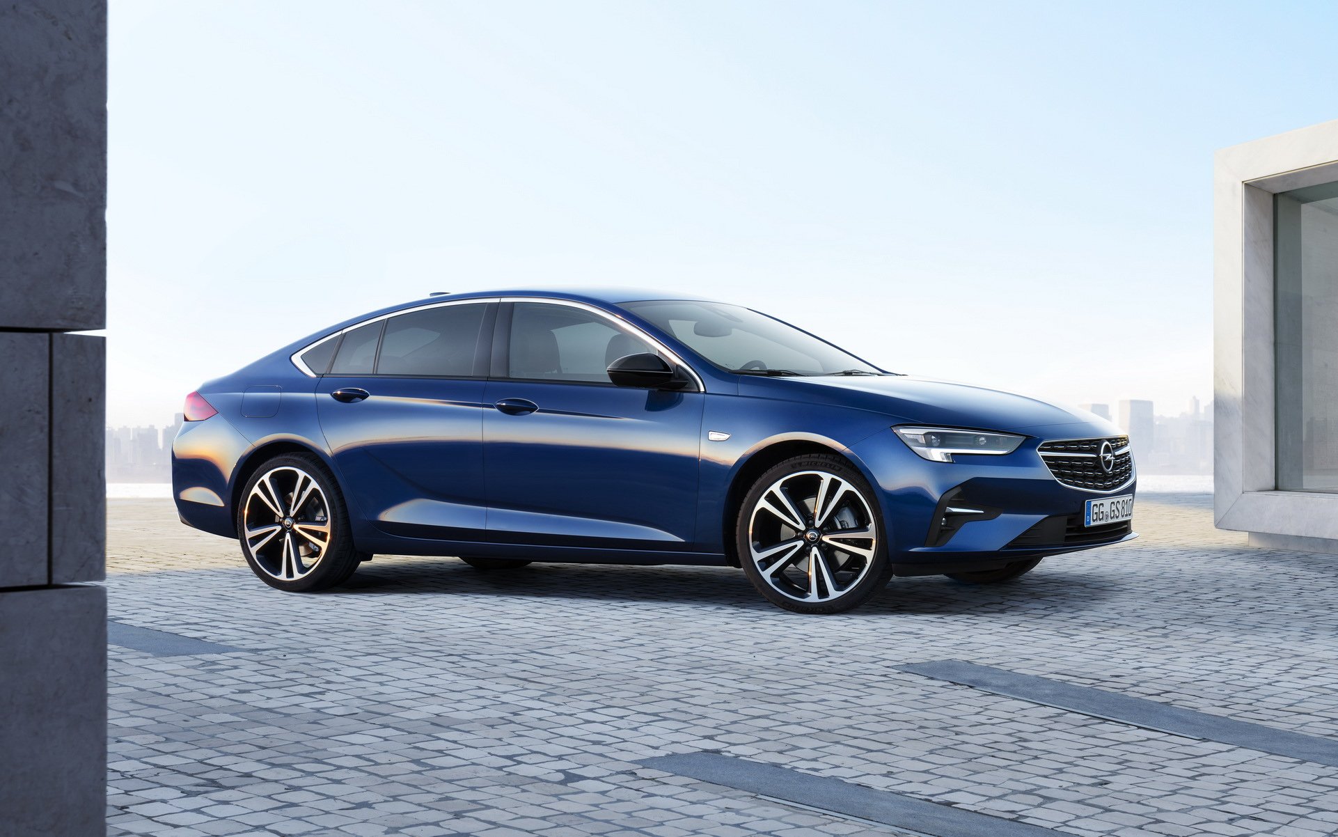 Immagine fiancata nuova Opel Insignia 2020 berlina