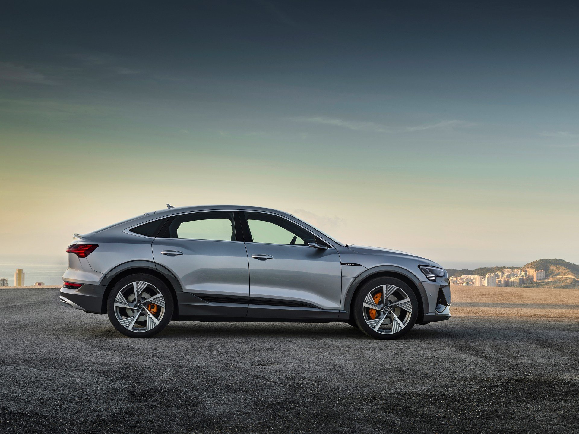 Nuovo suv coupe Audi e tron sportback