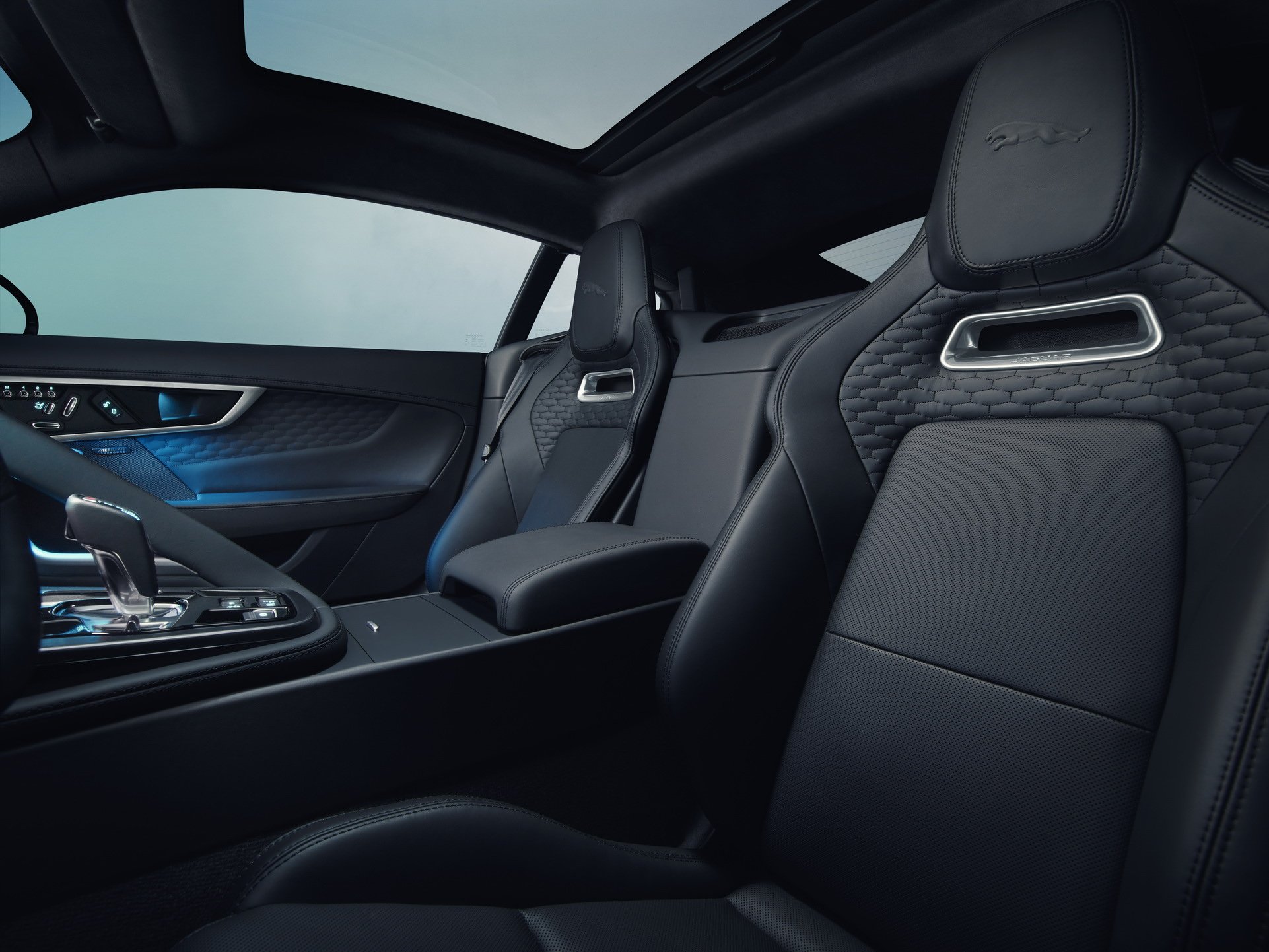 Sedili nuova Jaguar F Type 2020