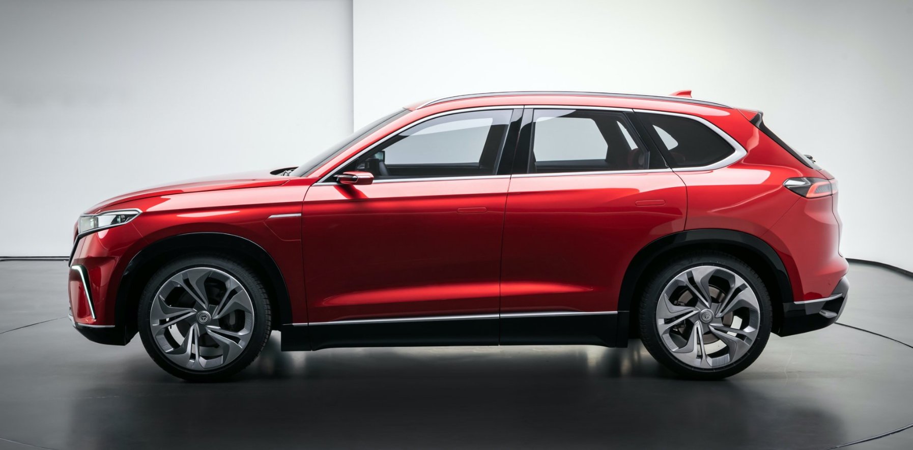 Suv elettrico turco TOGG prototipo immagine fiancata