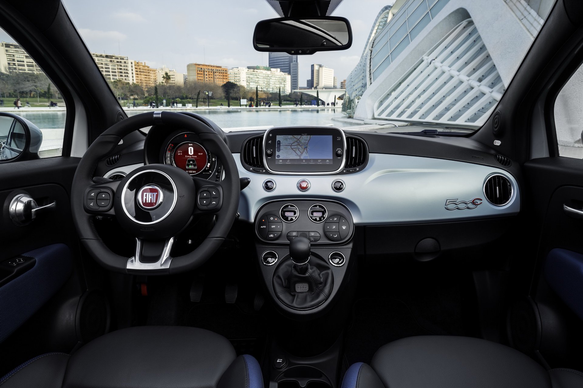 Foto Interni nuova Fiat 500 Hybrid 2020