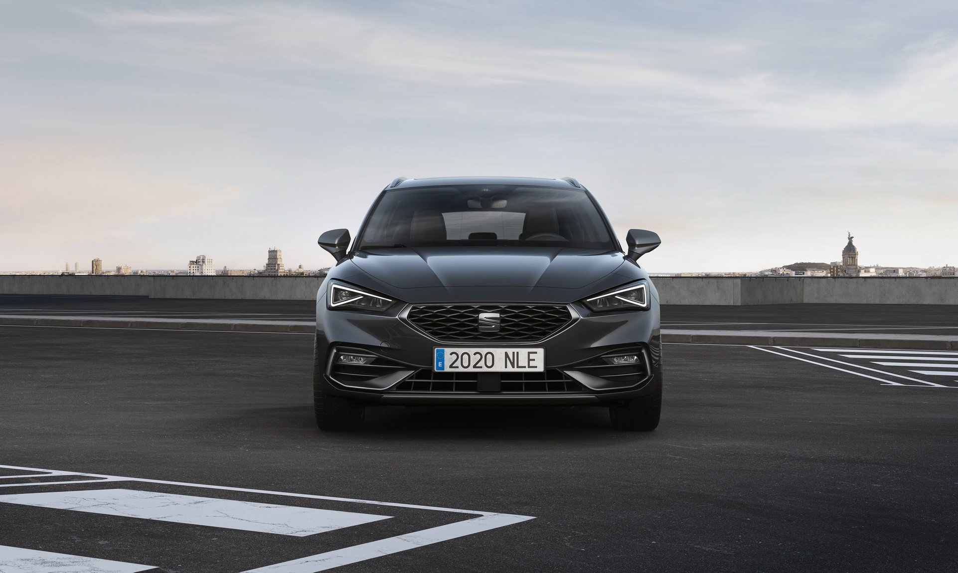 Immagine Frontale nuova Seat Leon Station Wagon 2020