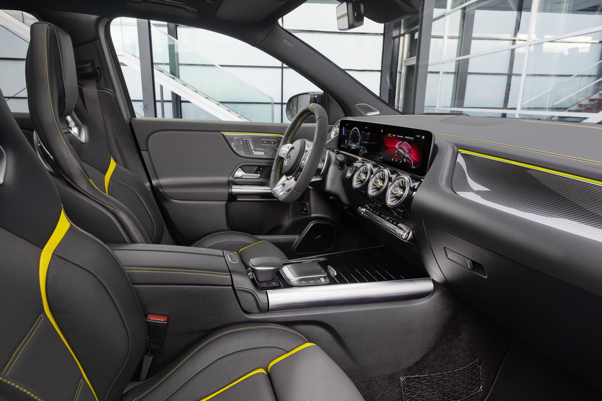 Abitacolo Mercedes AMG GLA 45 2020