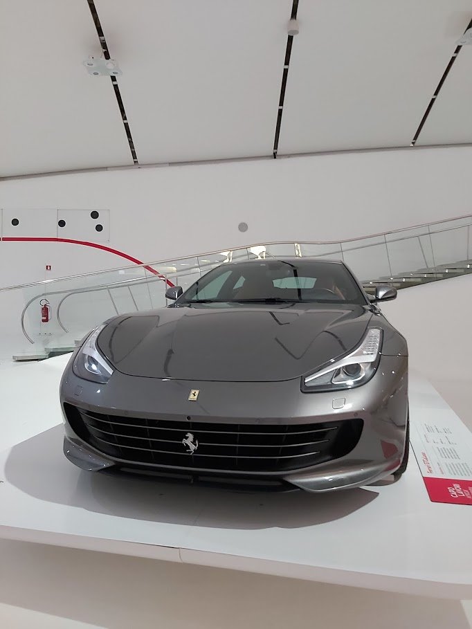 Ferrari GTC 4 Lusso al Museo Enzo Ferrari di Modena