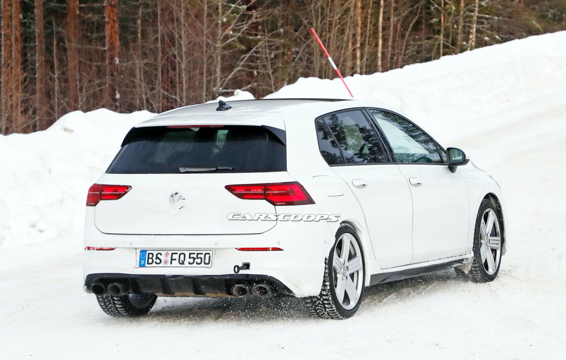 Foto posteriore Nuova Volkswagen Golf R 2020