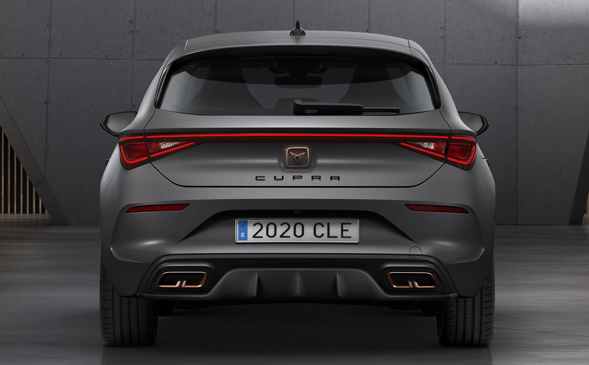 Foto posteriore nuova Cupra Leon 2020 anche ibrida